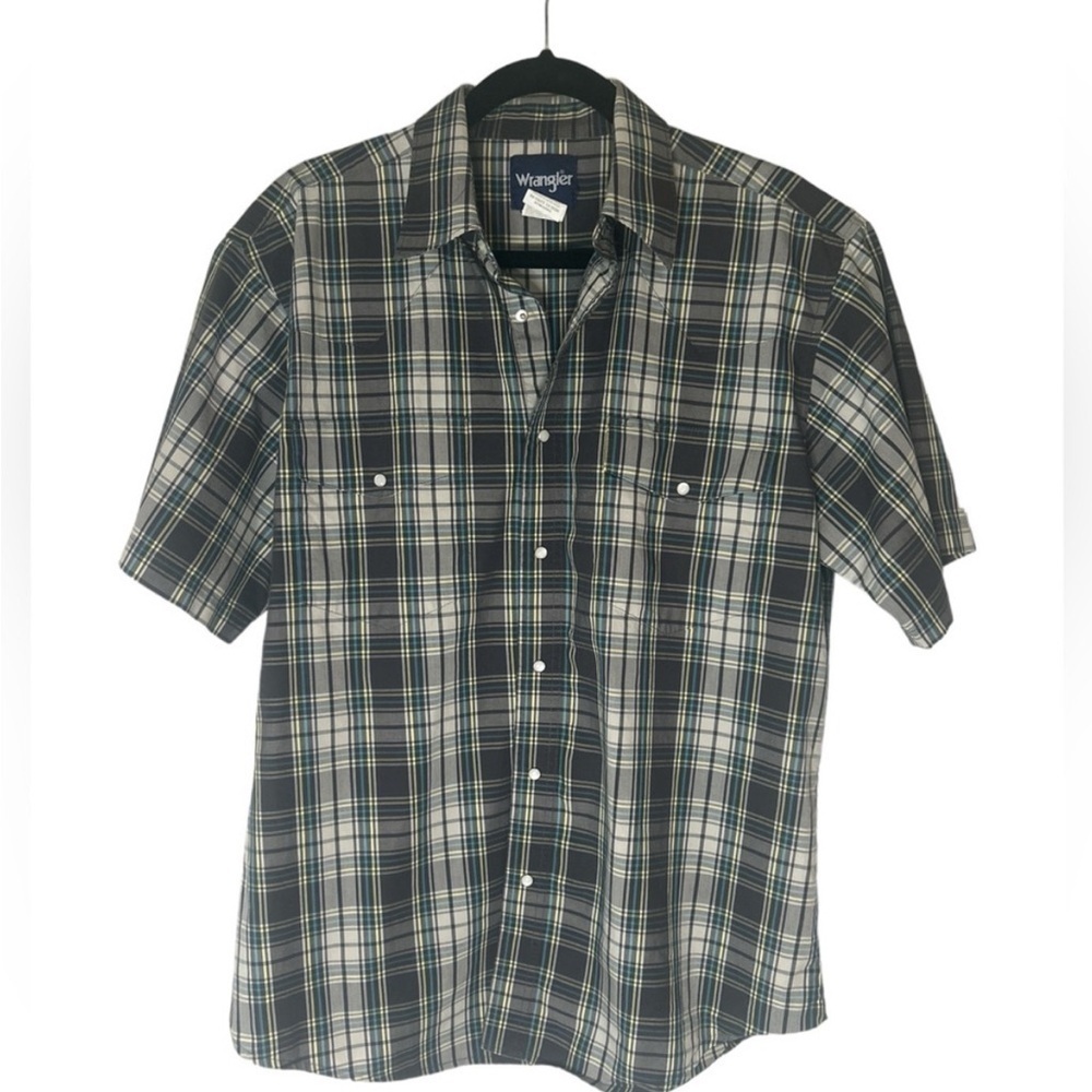 Wrangler gray and black plaid short sleeve men's shirt with pearl snap b…